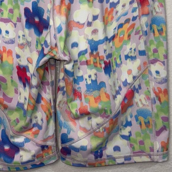 Fabletics Bike Shorts Women's Small Powerhold High-Waist 9'' New Wave Floral - Picture 14 of 16